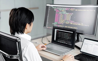 安溪 api php源码,下载的php源码怎么运行呢？